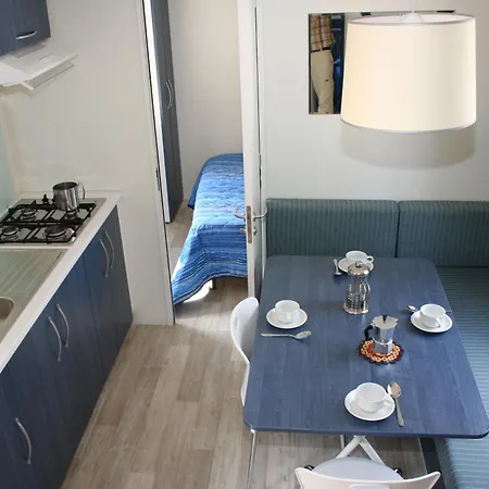 Happy Camp Mobile Homes In Balatontourist Fuered & Balatonfüred
