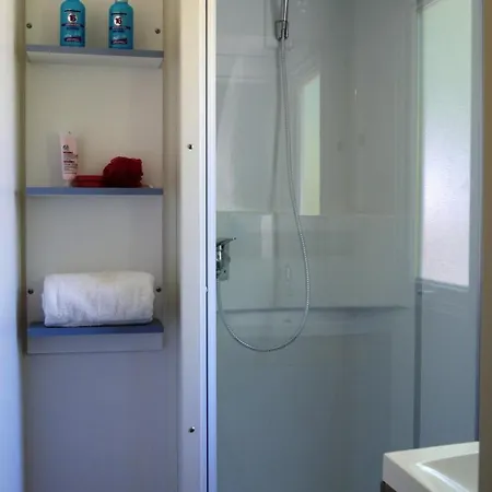 Camping Happy Camp Mobile Homes In Balatontourist Fuered & 2*