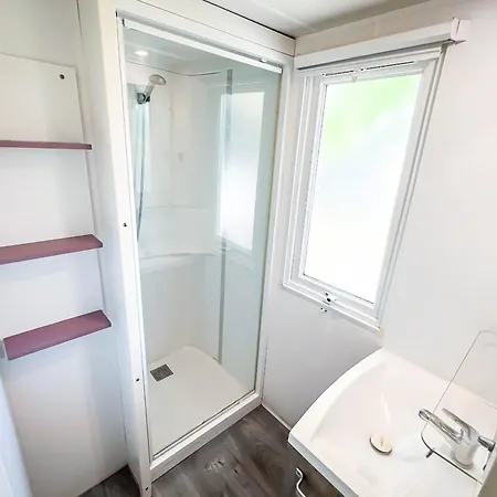 Happy Camp Mobile Homes In Balatontourist Fuered & 2*