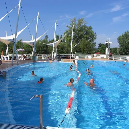 Kemp Happy Camp Mobile Homes In Balatontourist Fuered & Balatonfüred