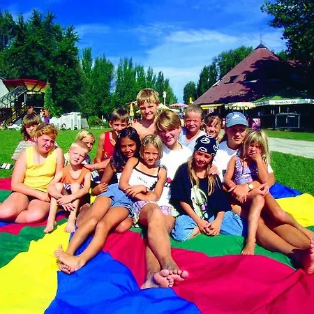 Kemp Happy Camp Mobile Homes In Balatontourist Fuered & Balatonfüred