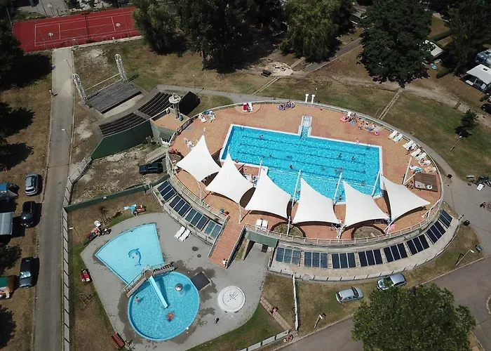 Happy Camp Mobile Homes In Balatontourist Fuered & אתר קמפינג 2*